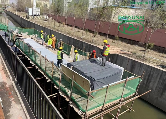 都市下水のための分割 UV CIPP ライニング装置の溝のない修理